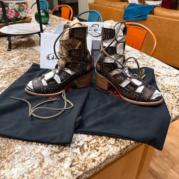 Freebird by Steven HAZEL Black Distressed Gladiator Sandals - Picture 7 of 12